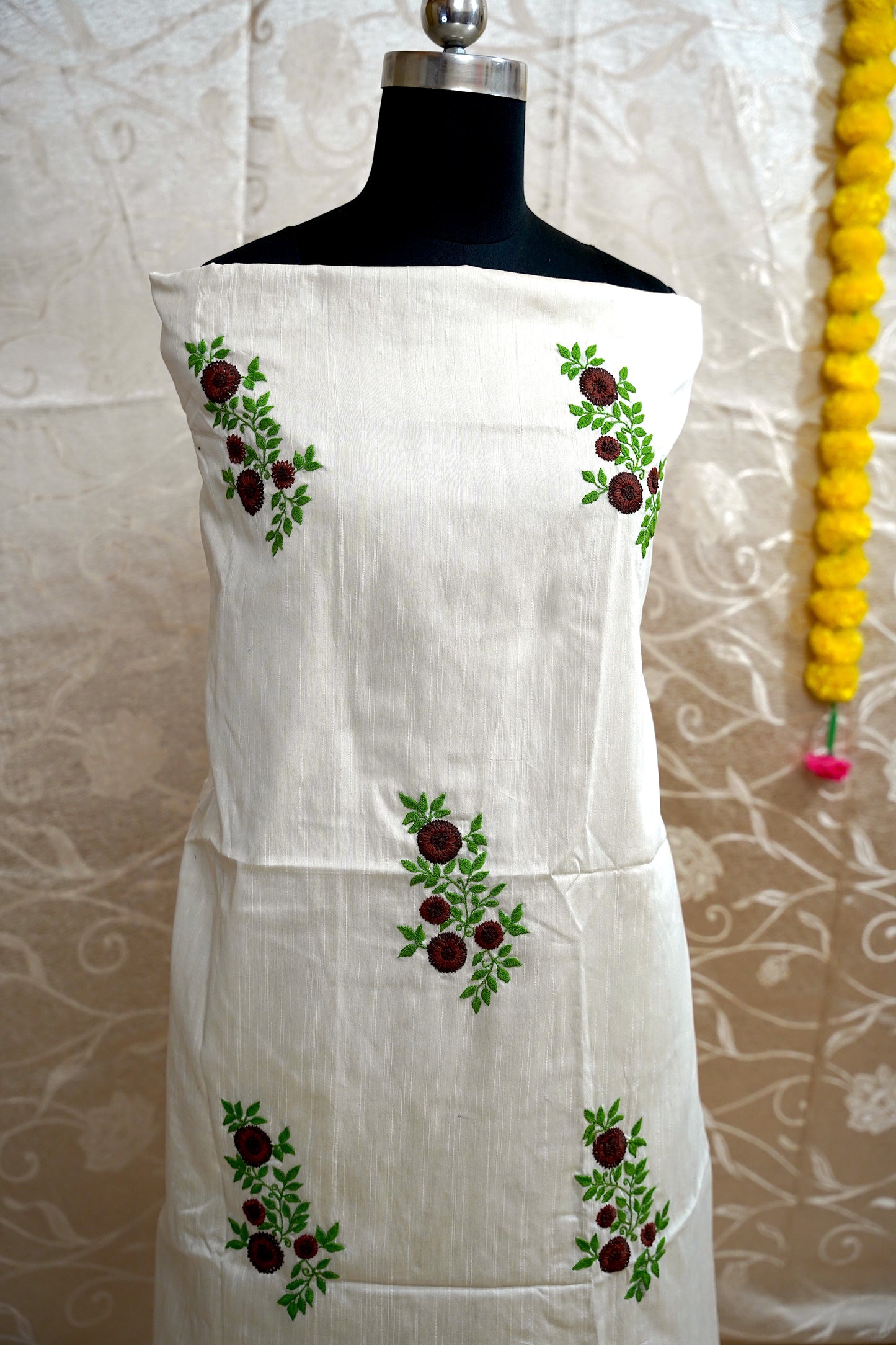 Knot stitches work Tops