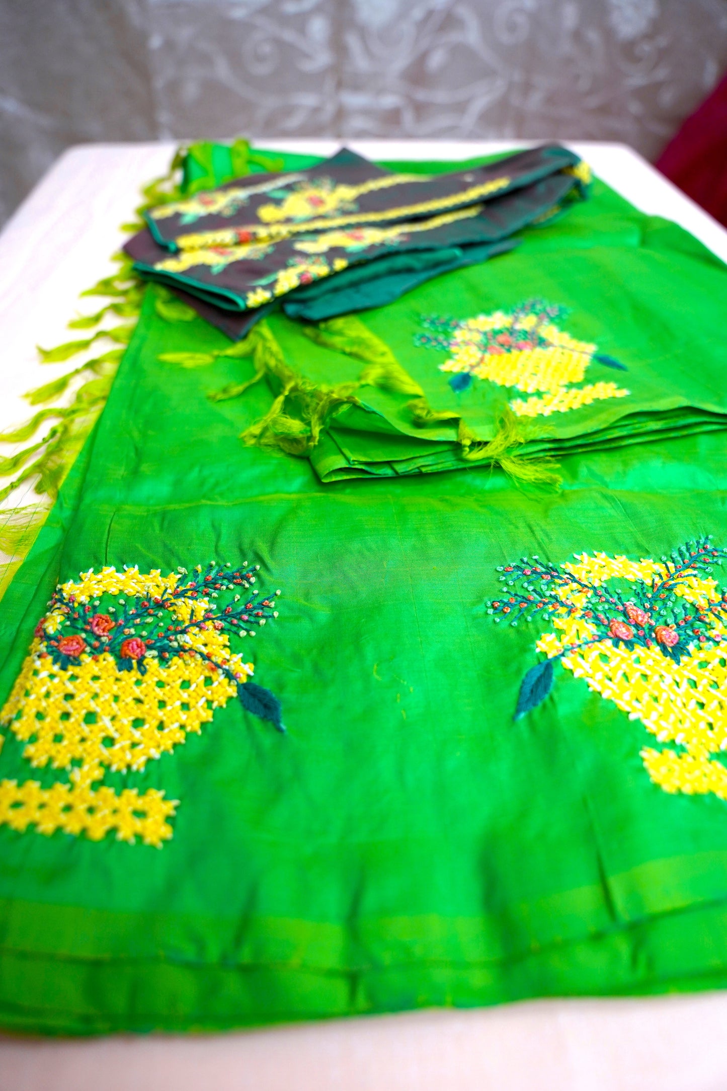 Kutch Work Hand embroidered Saree - Code 1ACS 58a DISPLAY ONLY; CAN BE DONE UPON REQUEST