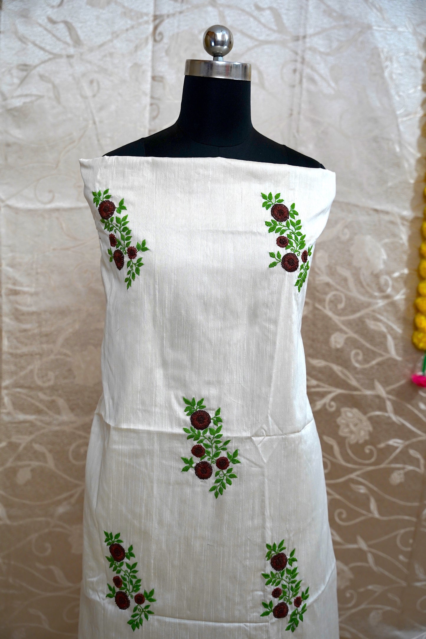 Knot stitches work Tops