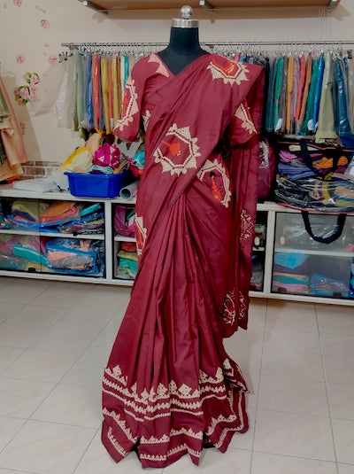 Kutch Work Hand embroidered Saree- Jewellery Design